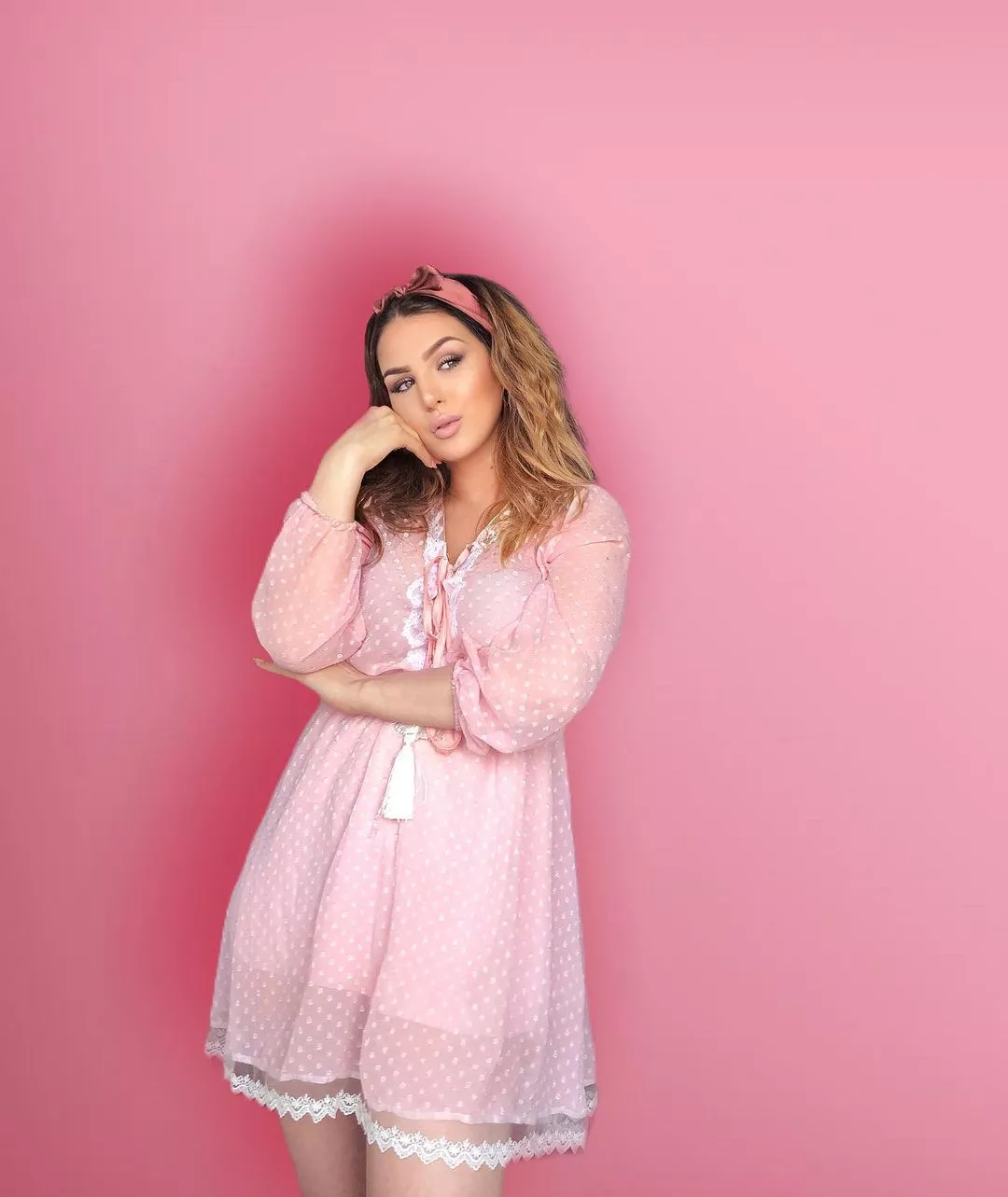 Wokalistka disco polo zachwyca fanów ogromnym wdziękiem! Wygląda zjawiskowo! 